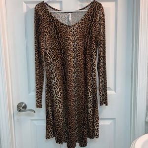 Dearcase Long Sleeve Cheetah Print Dress size Large NEW!!